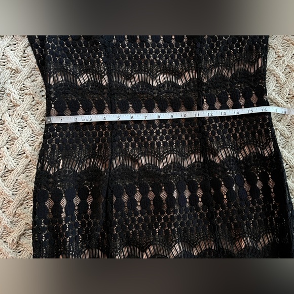 White House Black Market Black Midi Lace Sheath Dress Size 10 12 - Picture 15 of 16